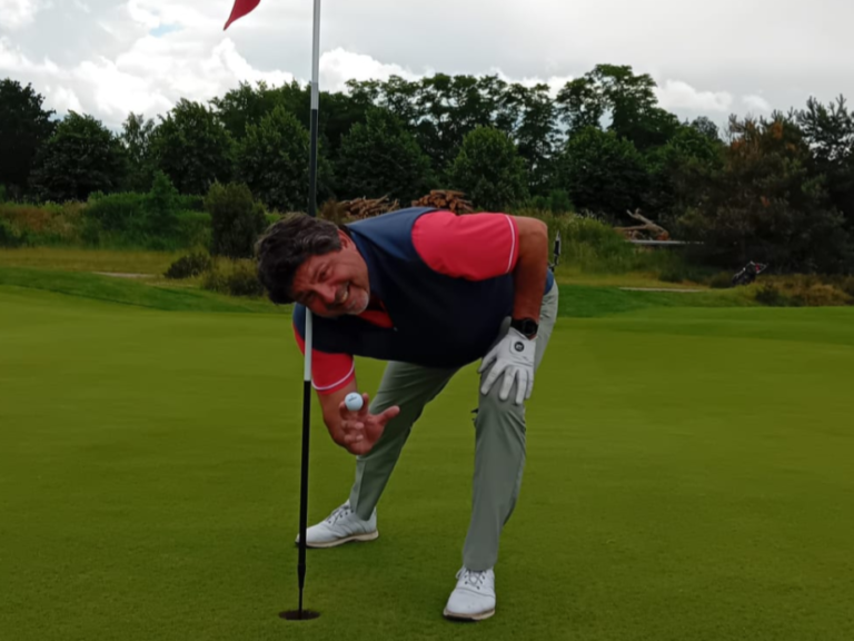 Hole in one voor André Leander